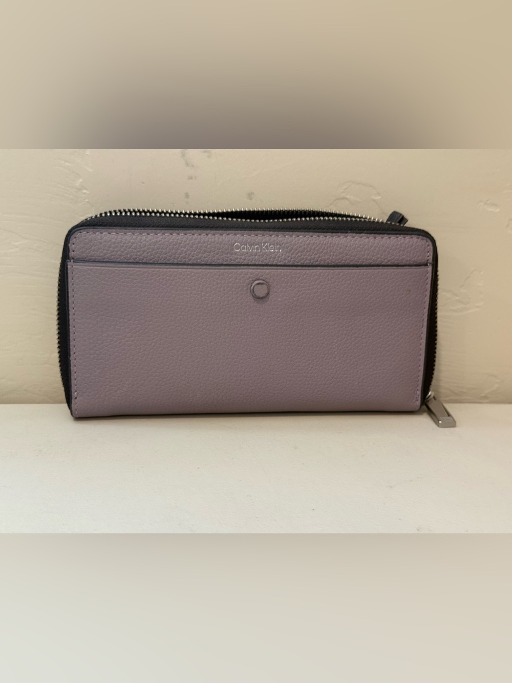 Calvin Klein Leather Zip-Around Wallet Zipper Logo Credit Card Folding Lavender